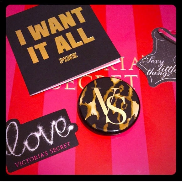 💕VS VINTAGE Animal Print Compact Mirror NWT 💕